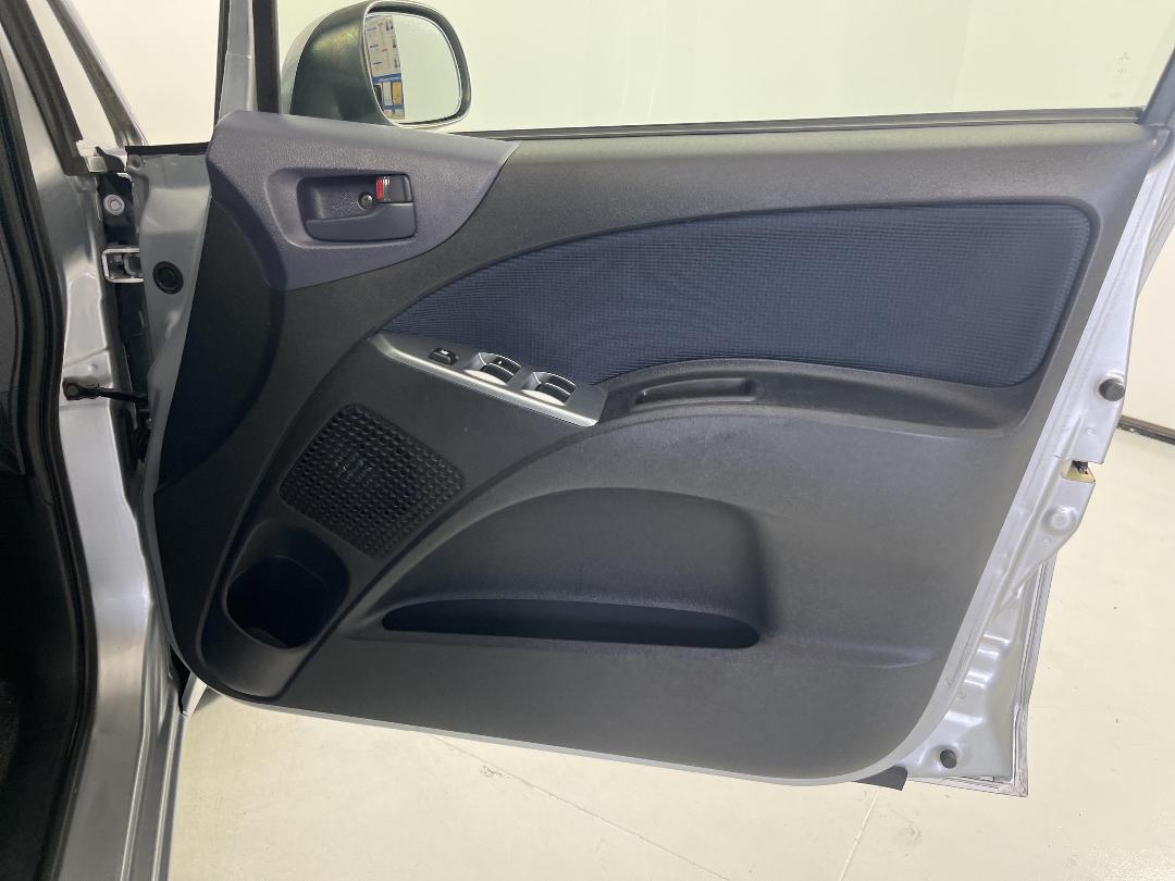 Photo '15' of Mitsubishi Colt Photo '15' of Mitsubishi Colt