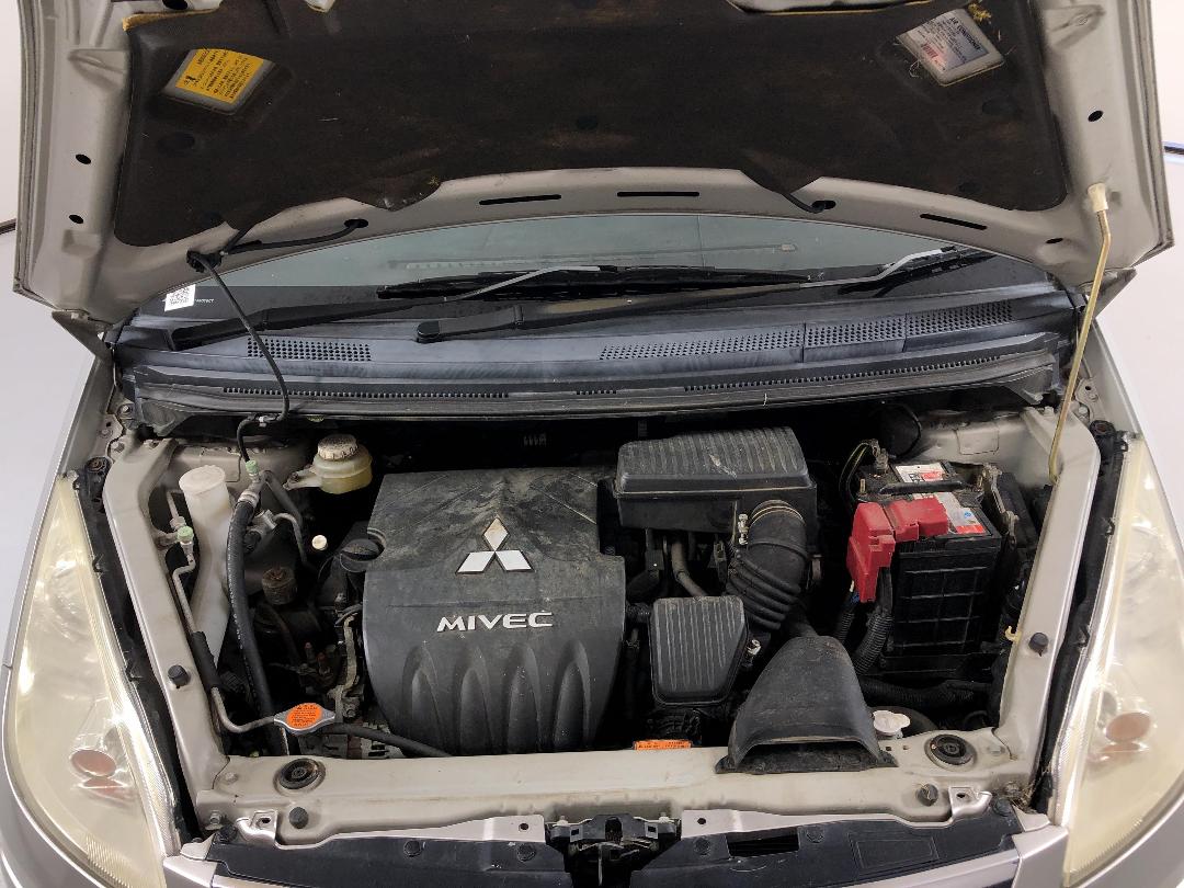 Photo '13' of Mitsubishi Colt