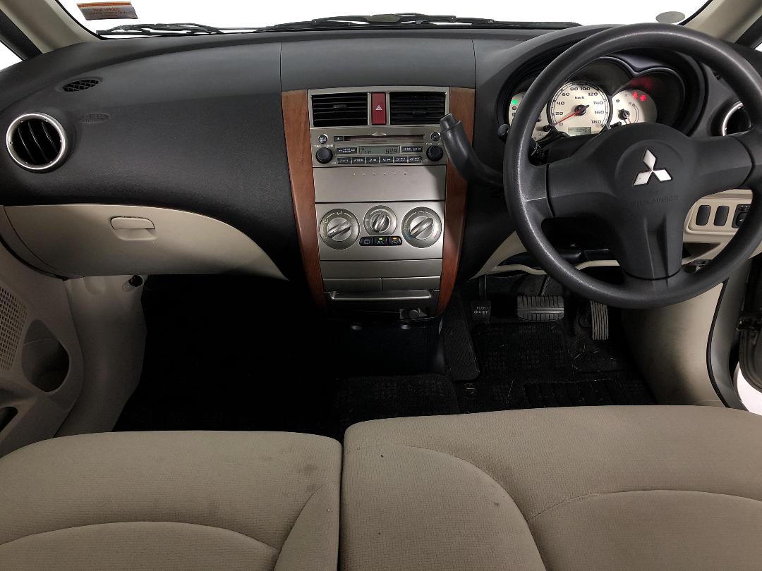 Photo '17' of Mitsubishi Colt