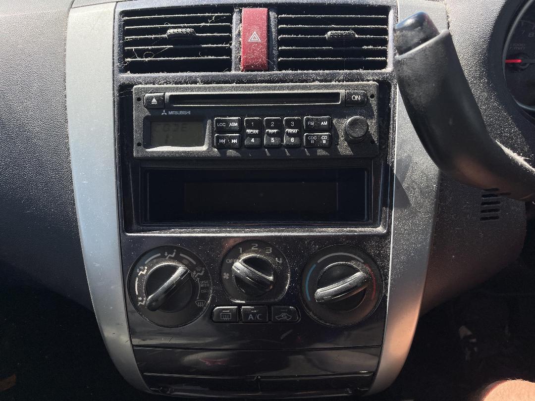 Photo '21' of Mitsubishi Colt