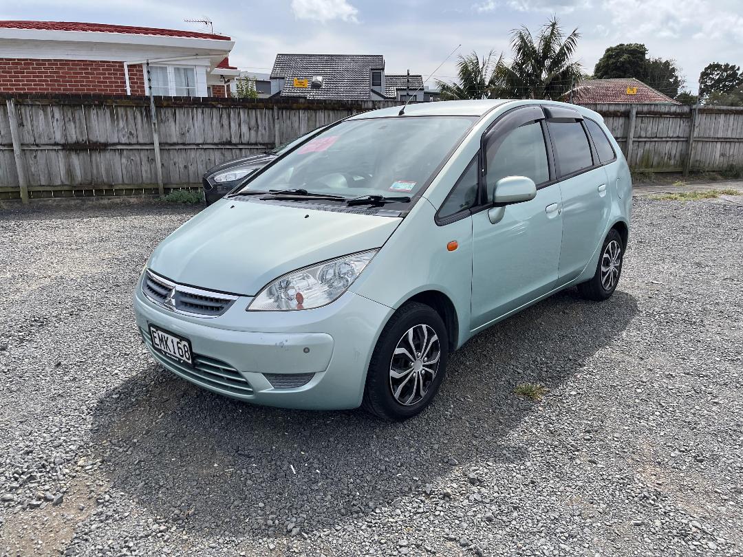 Photo '3' of Mitsubishi Colt Photo '3' of Mitsubishi Colt