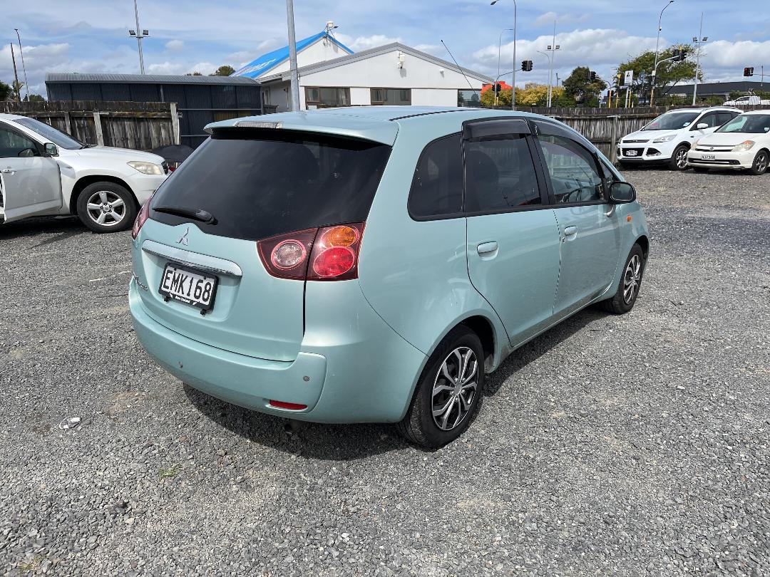 Photo '6' of Mitsubishi Colt Photo '6' of Mitsubishi Colt