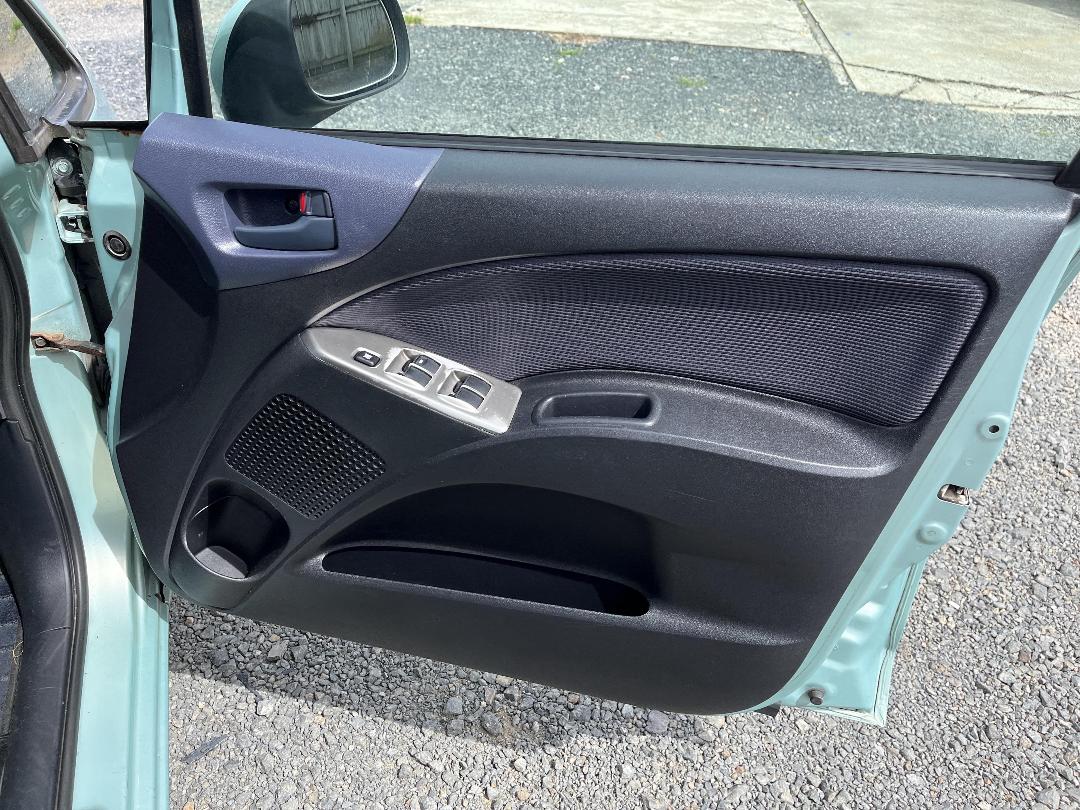 Photo '13' of Mitsubishi Colt Photo '13' of Mitsubishi Colt