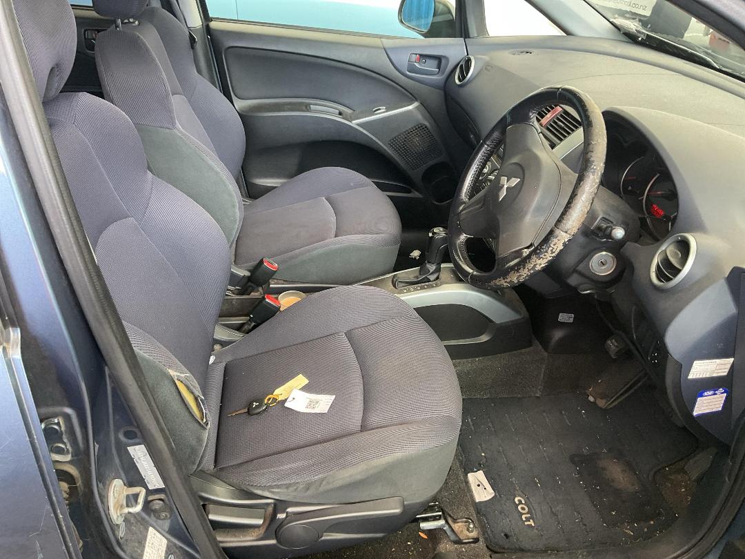 Photo '16' of Mitsubishi Colt Plus