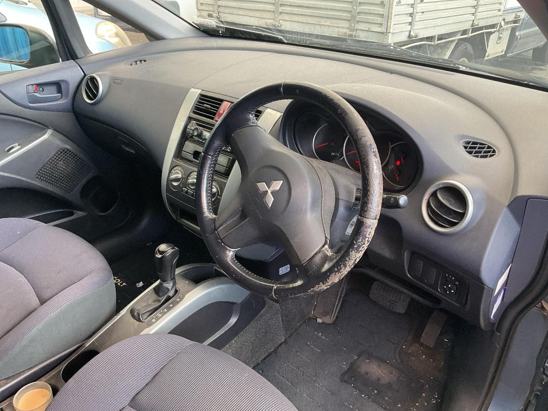 Photo '18' of Mitsubishi Colt Plus