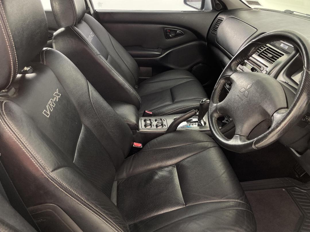 Photo '16' of Mitsubishi Diamante