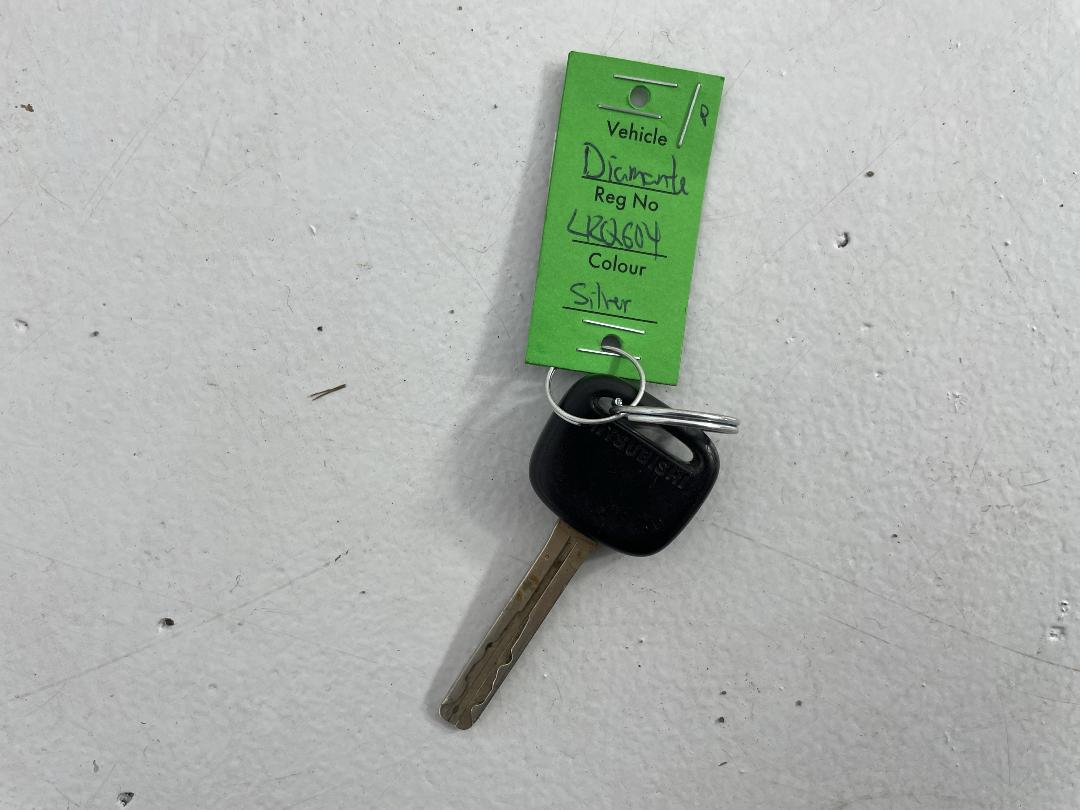 Photo '22' of Mitsubishi Diamante