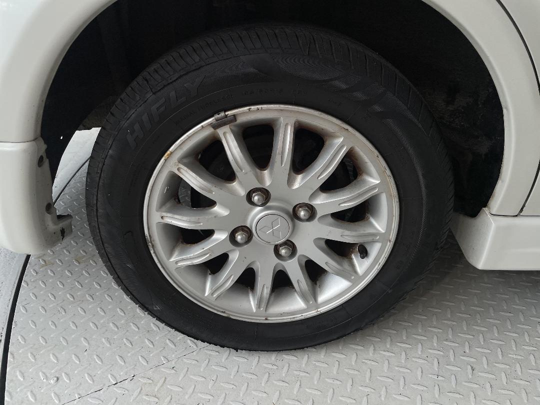 Photo '12' of Mitsubishi Galant