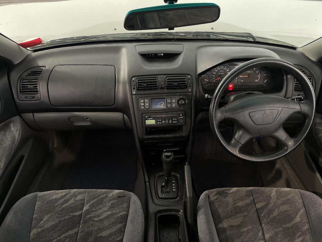 Photo '17' of Mitsubishi Galant