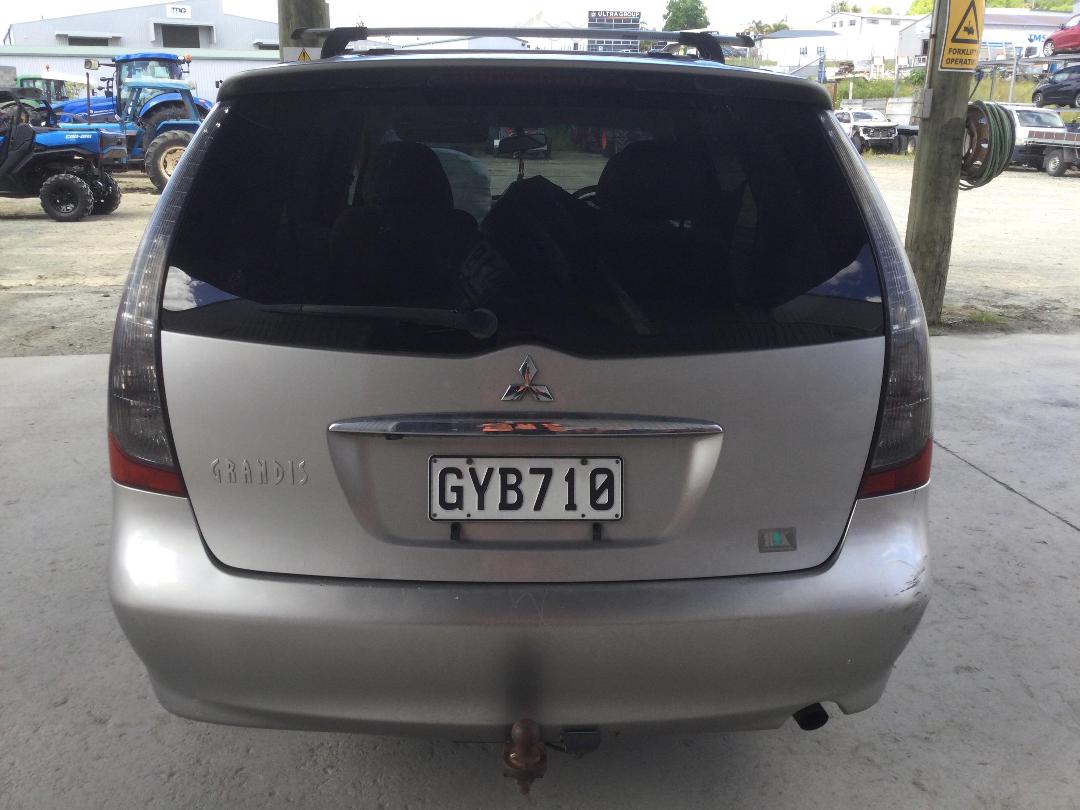 Photo '6' of Mitsubishi Grandis Photo '6' of Mitsubishi Grandis