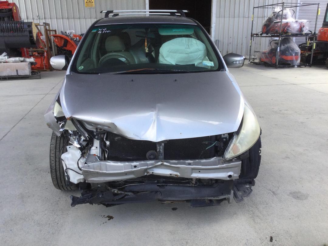 Photo '2' of Mitsubishi Grandis Photo '2' of Mitsubishi Grandis