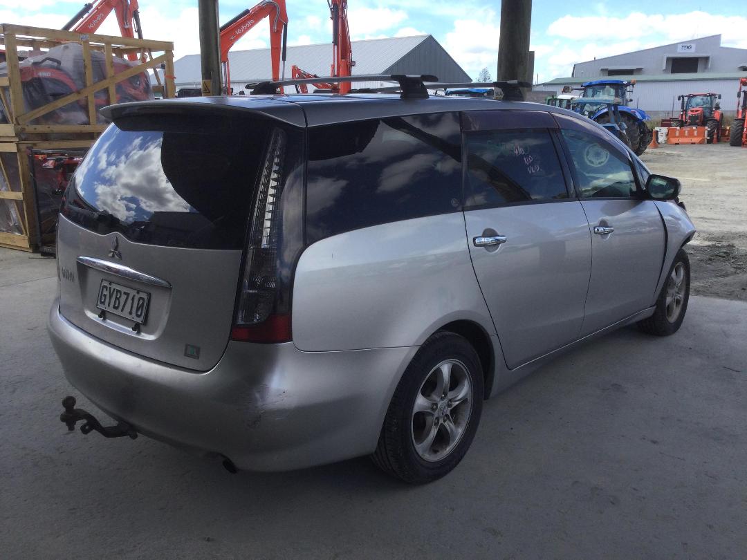 Photo '7' of Mitsubishi Grandis Photo '7' of Mitsubishi Grandis