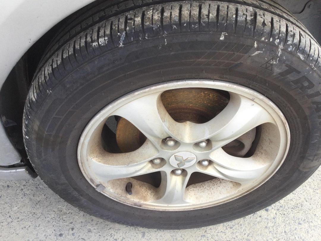 Photo '9' of Mitsubishi Grandis Photo '9' of Mitsubishi Grandis