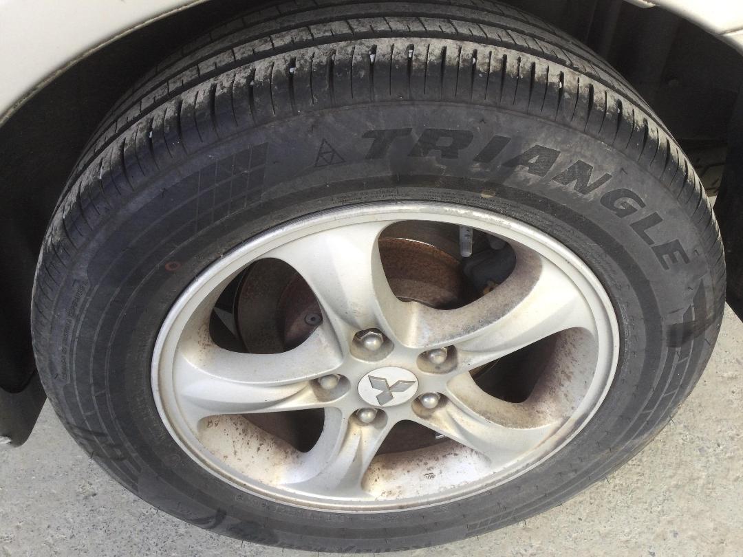 Photo '11' of Mitsubishi Grandis Photo '11' of Mitsubishi Grandis