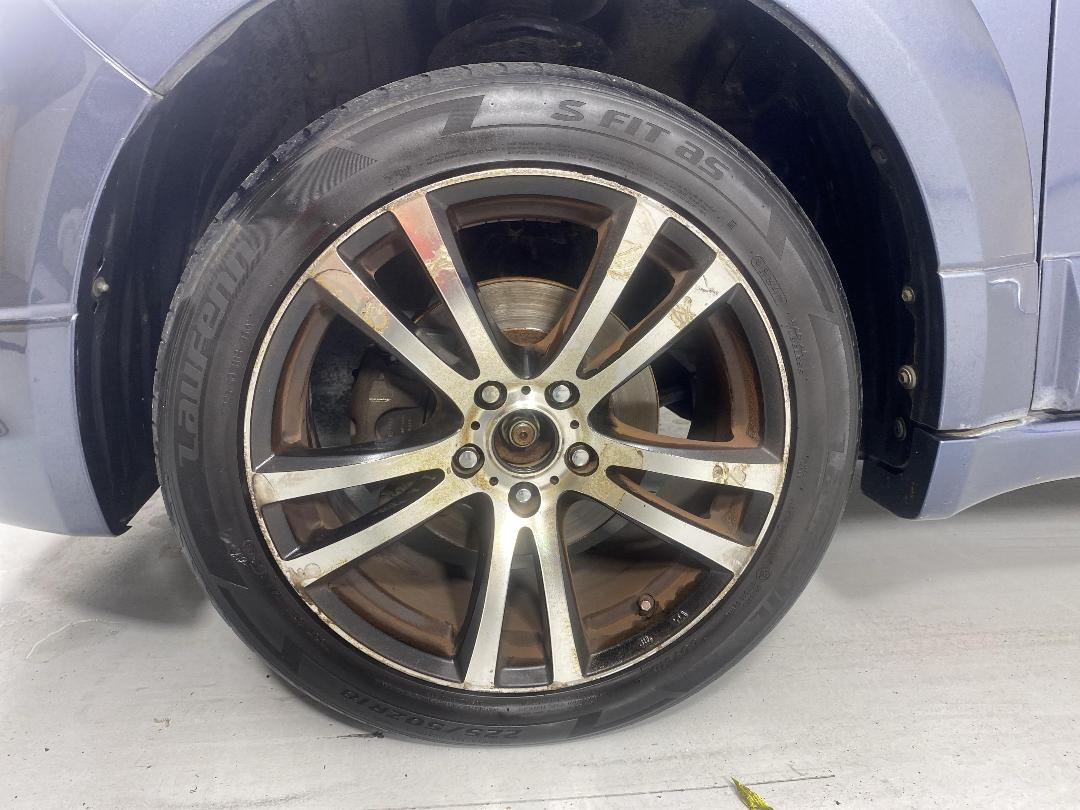 Photo '10' of Mitsubishi Grandis