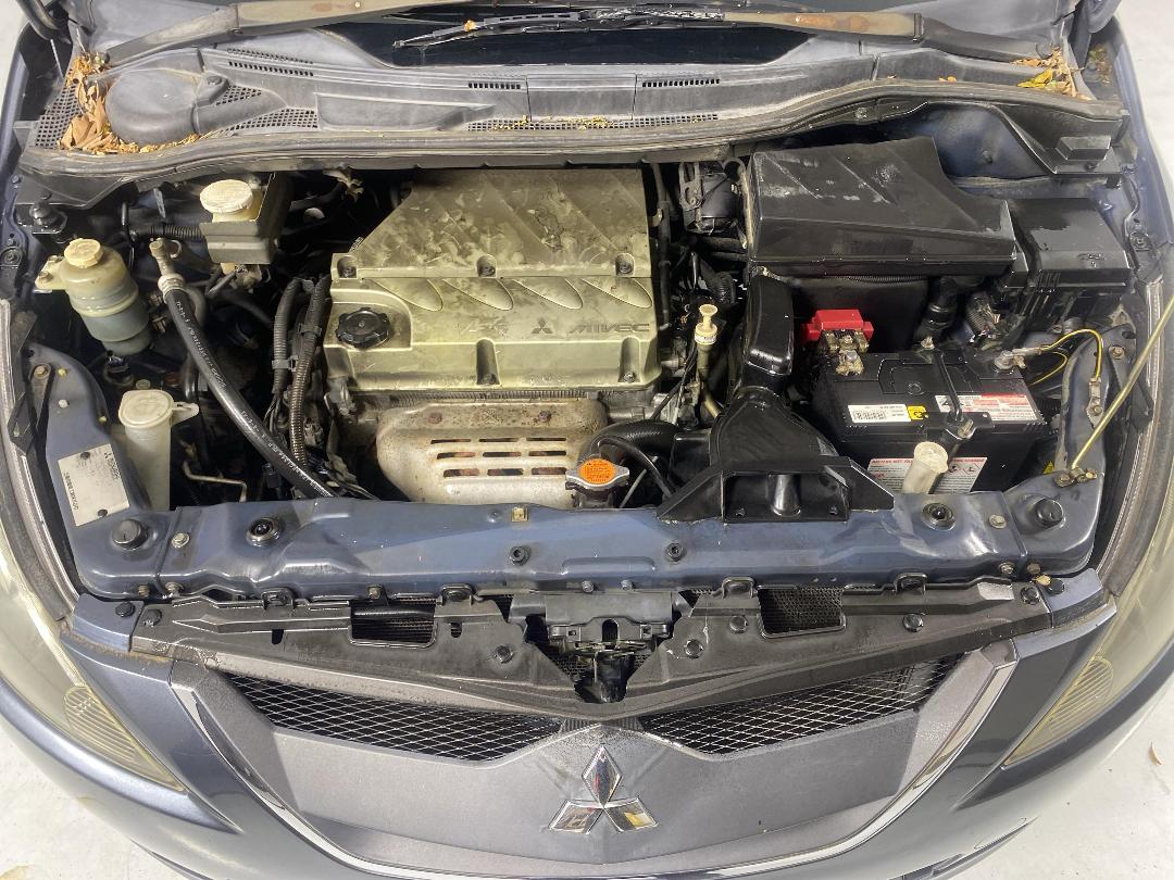 Photo '13' of Mitsubishi Grandis