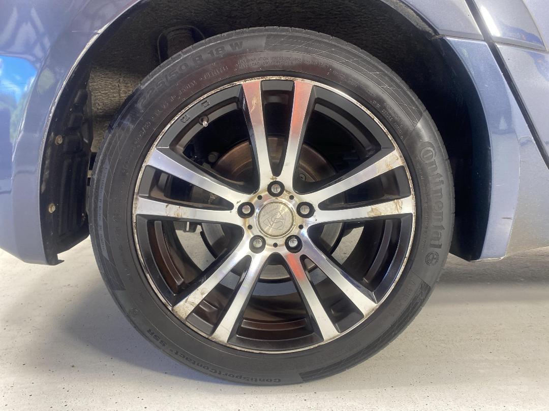 Photo '12' of Mitsubishi Grandis