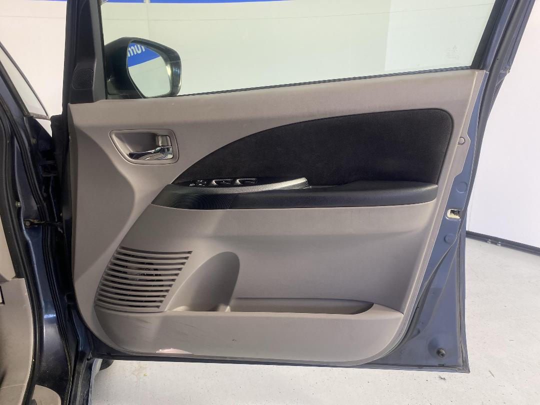 Photo '15' of Mitsubishi Grandis