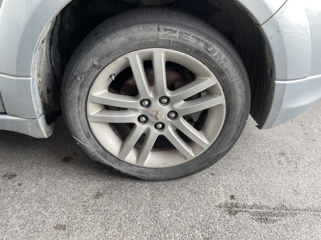 Photo '2' of Mitsubishi Grandis Photo '2' of Mitsubishi Grandis