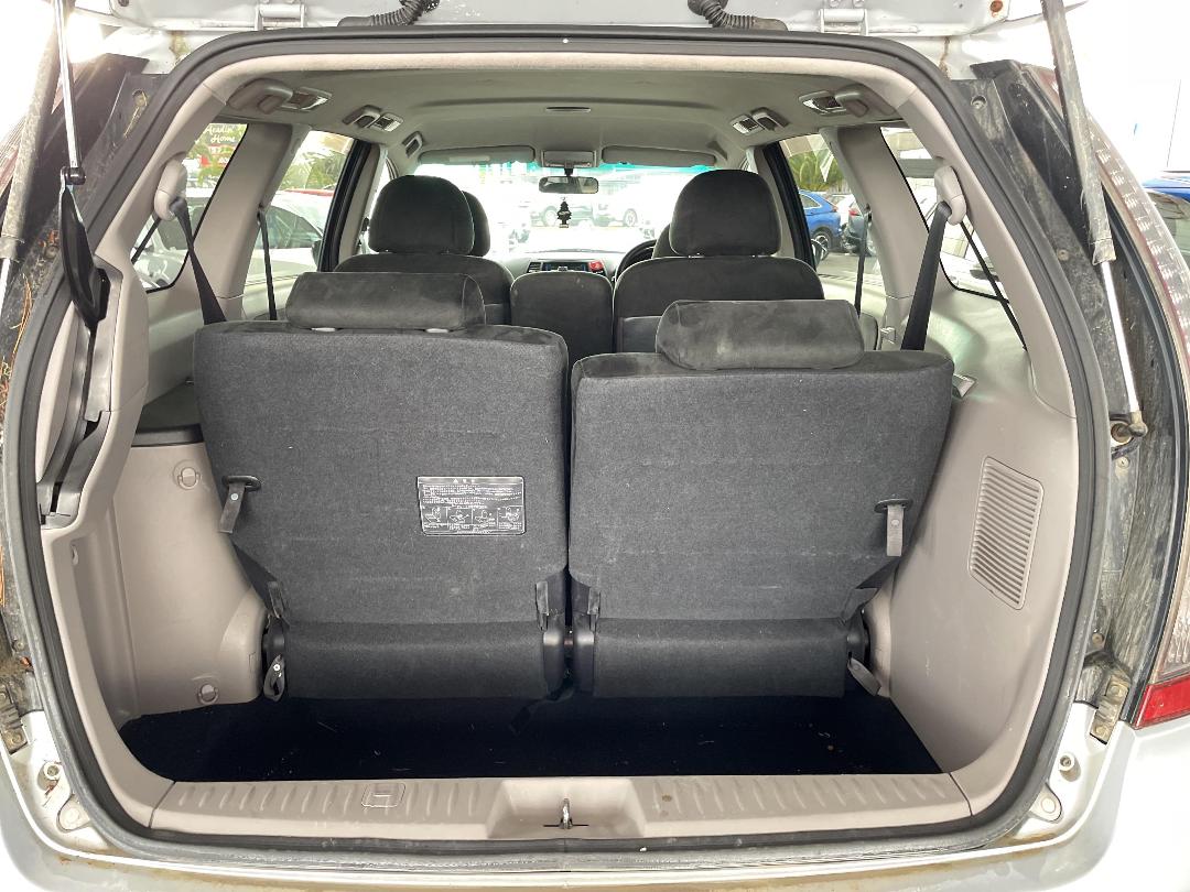 Photo '12' of Mitsubishi Grandis Photo '12' of Mitsubishi Grandis