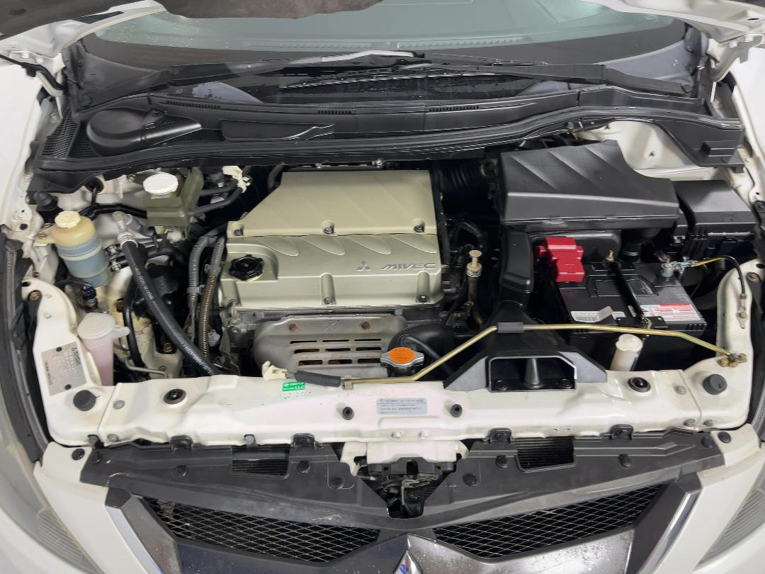 Photo '13' of Mitsubishi Grandis