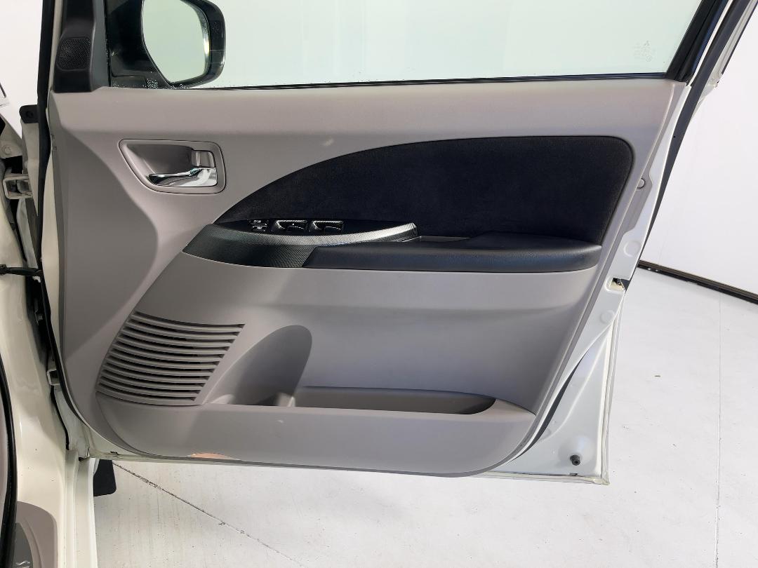 Photo '15' of Mitsubishi Grandis