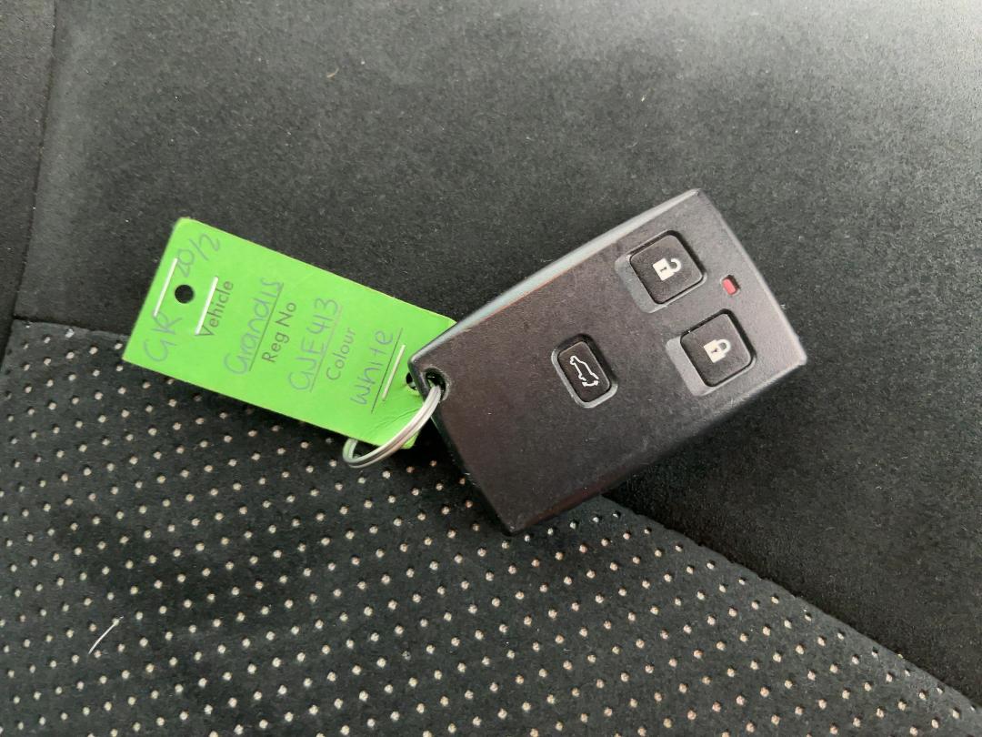 Photo '22' of Mitsubishi Grandis