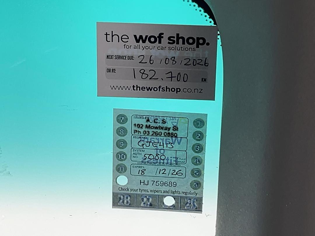 Photo '26' of Mitsubishi Grandis