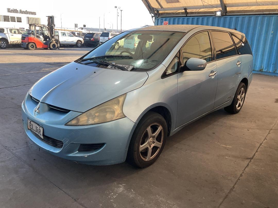 Photo '7' of Mitsubishi Grandis