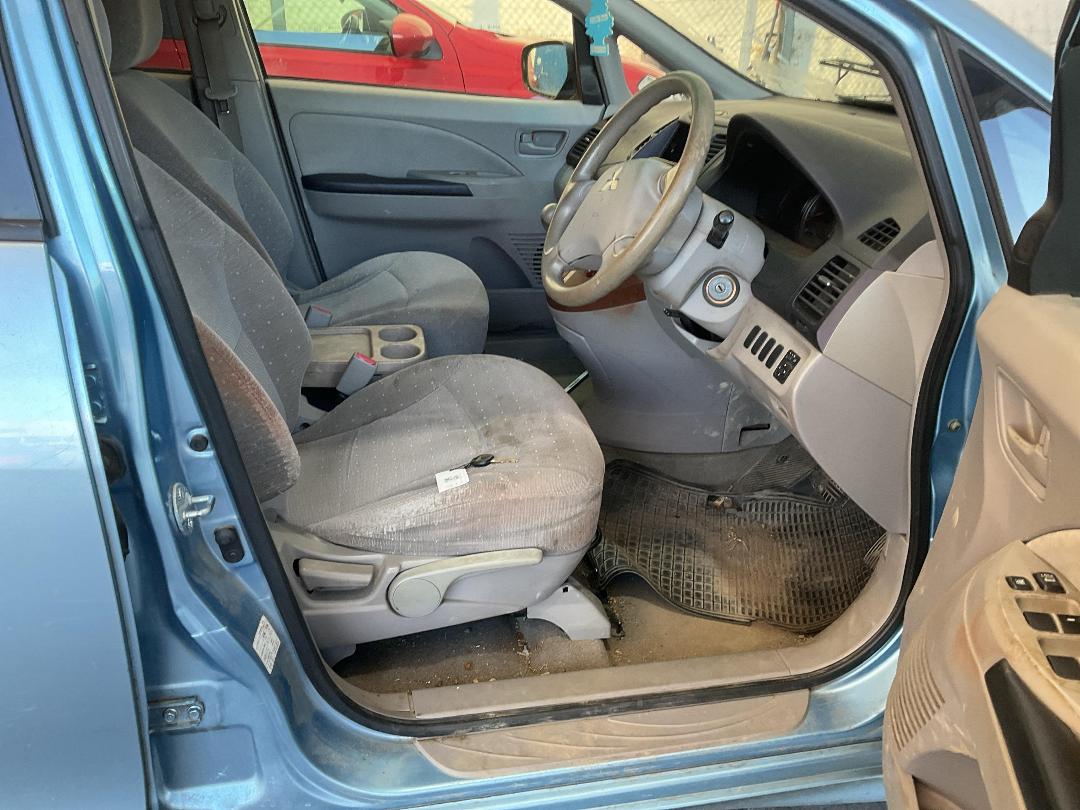 Photo '22' of Mitsubishi Grandis