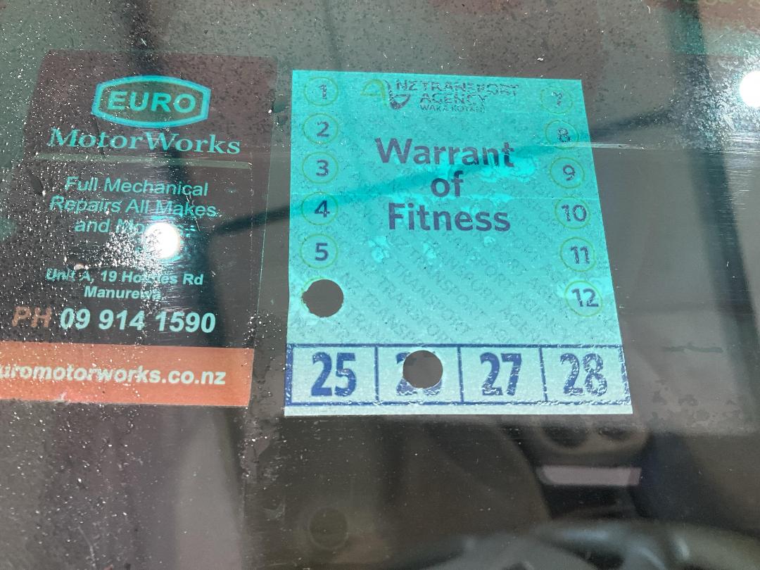 Photo '28' of Mitsubishi Grandis