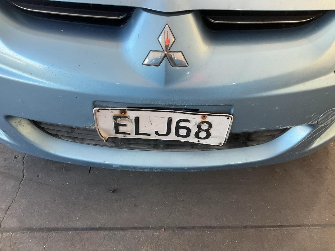 Photo '32' of Mitsubishi Grandis