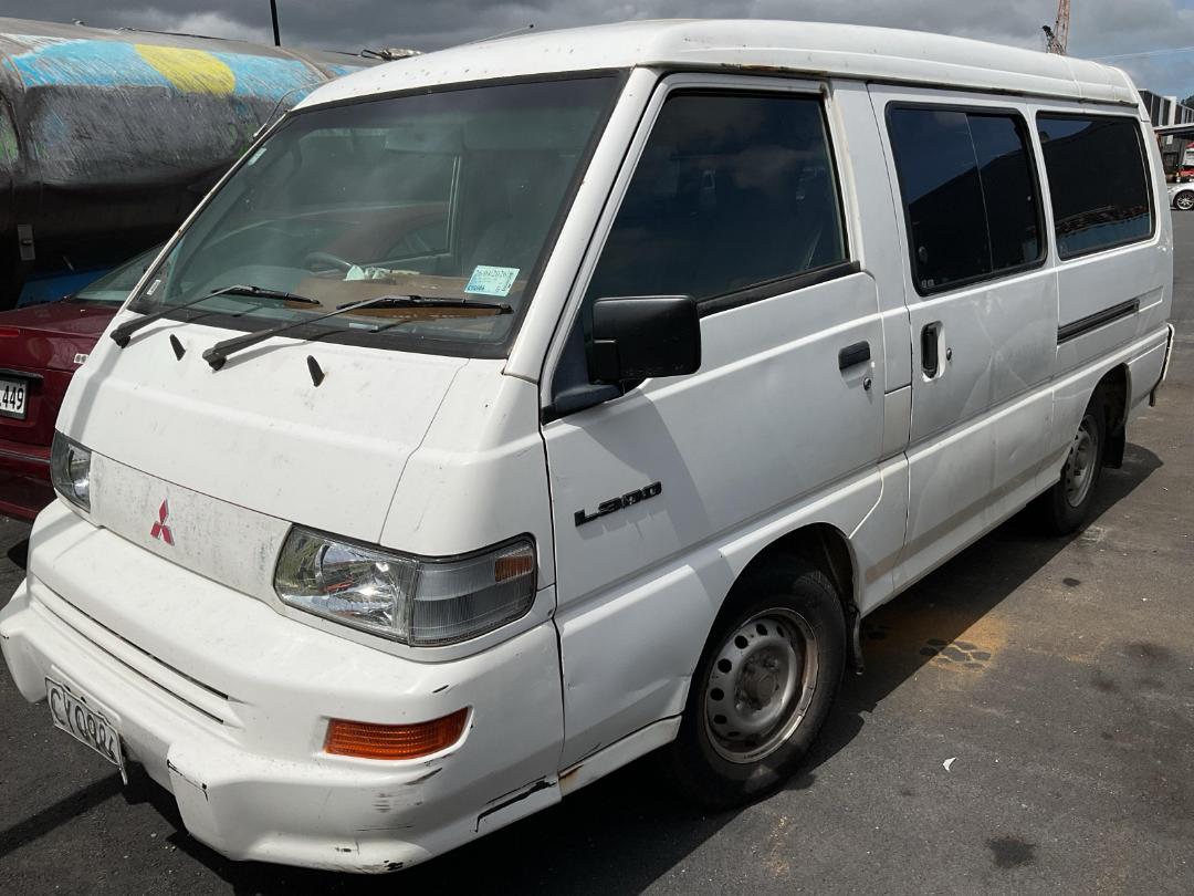 Photo '2' of Mitsubishi L300 LWB Photo '2' of Mitsubishi L300 LWB