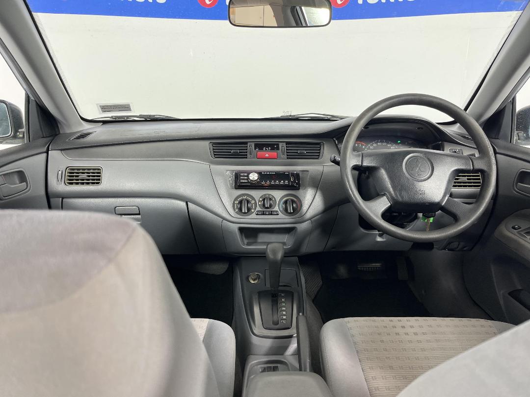 Photo '17' of Mitsubishi Lancer