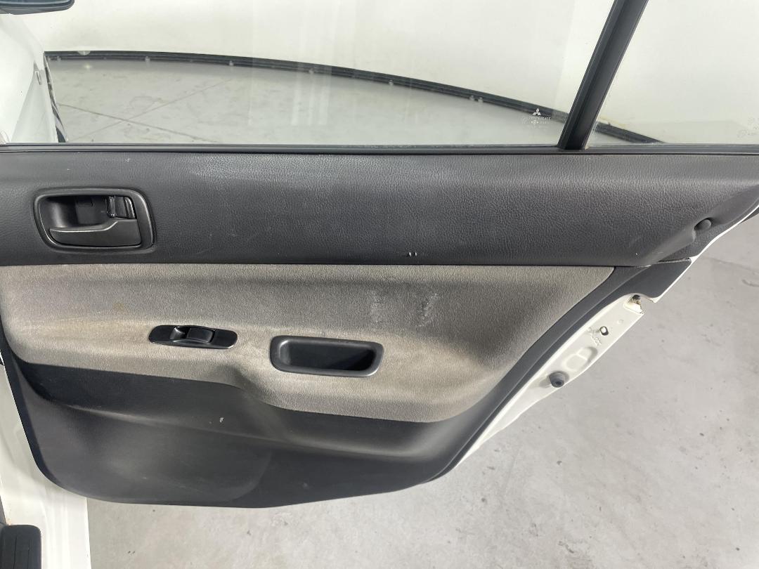 Photo '19' of Mitsubishi Lancer