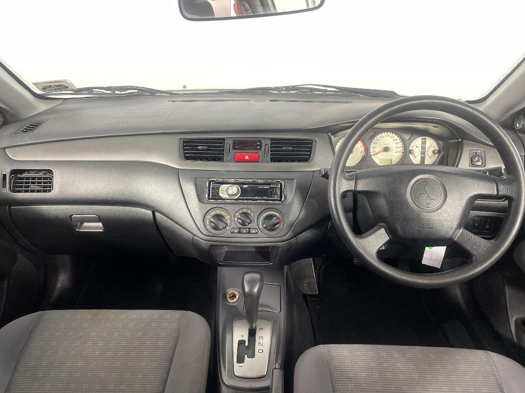 Photo '17' of Mitsubishi Lancer