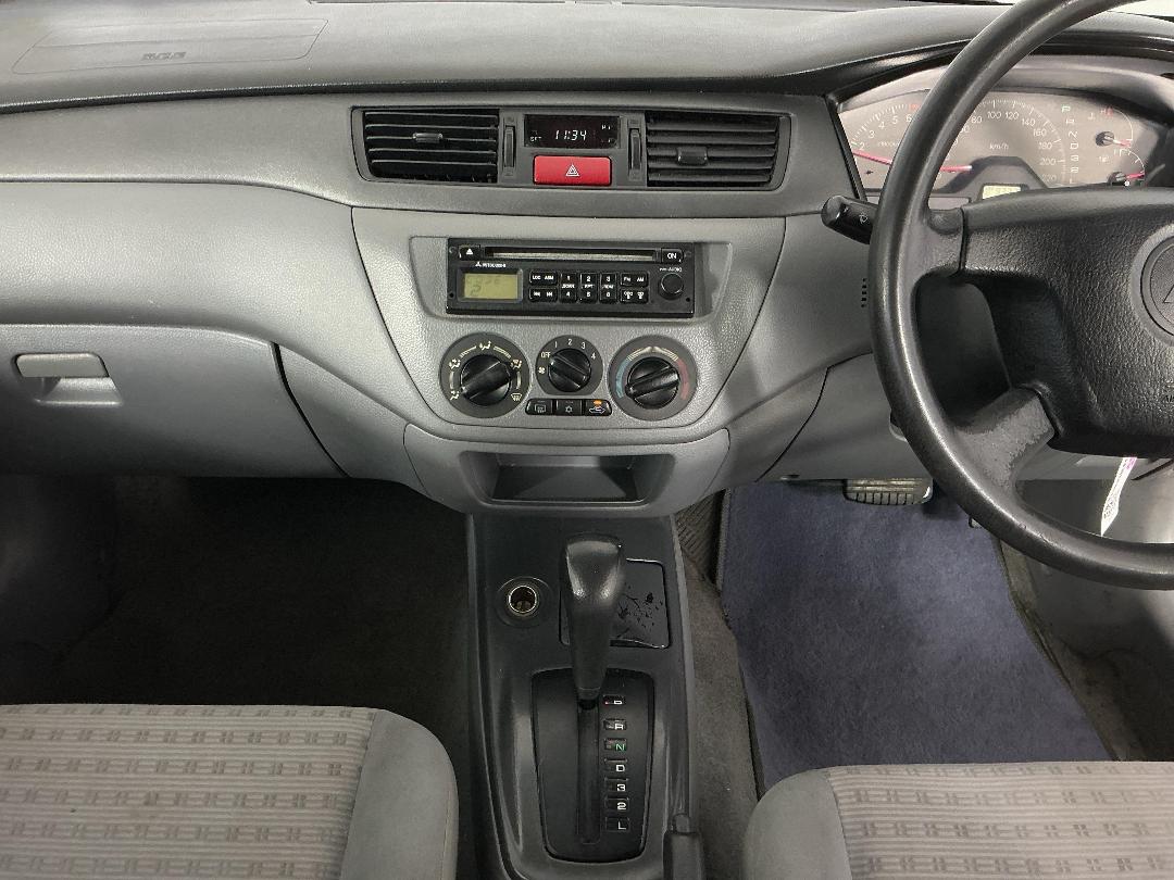 Photo '18' of Mitsubishi Lancer