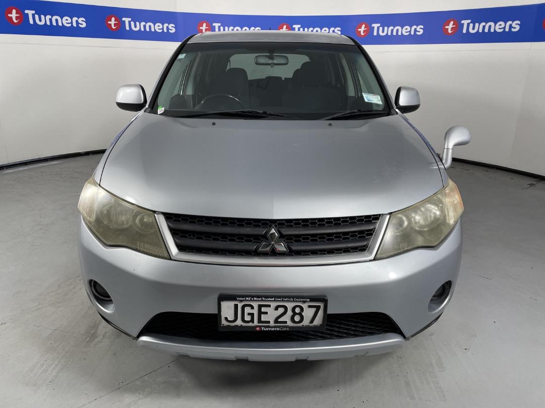 Used Mitsubishi Outlander G 2005 Palmerston North at Turners Cars