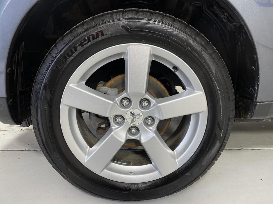 Photo '10' of Mitsubishi Outlander Photo '10' of Mitsubishi Outlander