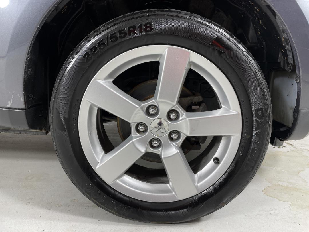 Photo '9' of Mitsubishi Outlander Photo '9' of Mitsubishi Outlander