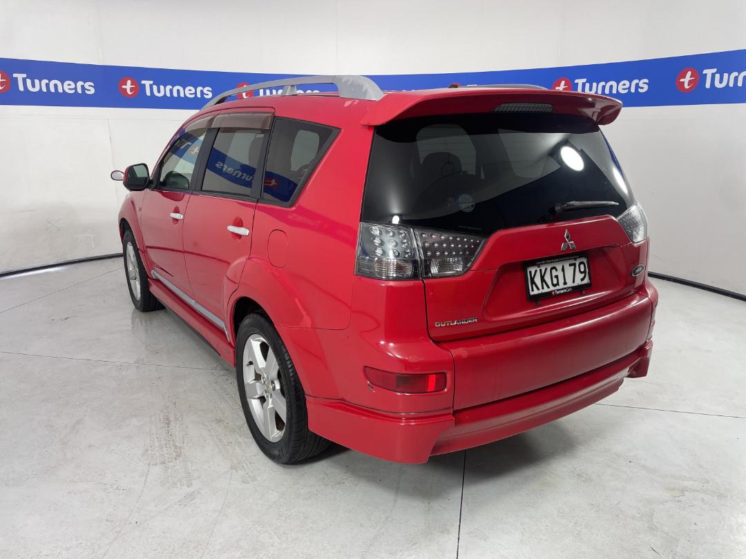 Photo '4' of Mitsubishi Outlander