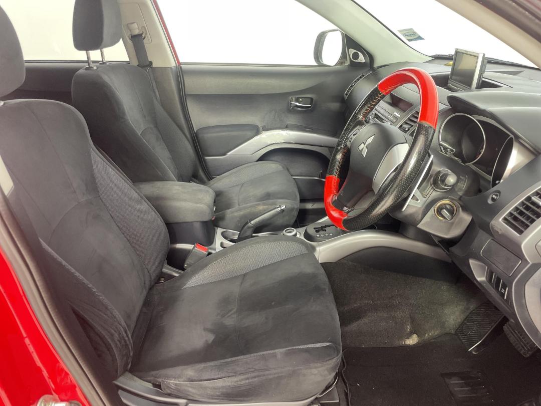 Photo '14' of Mitsubishi Outlander