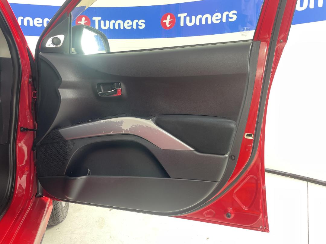 Photo '13' of Mitsubishi Outlander