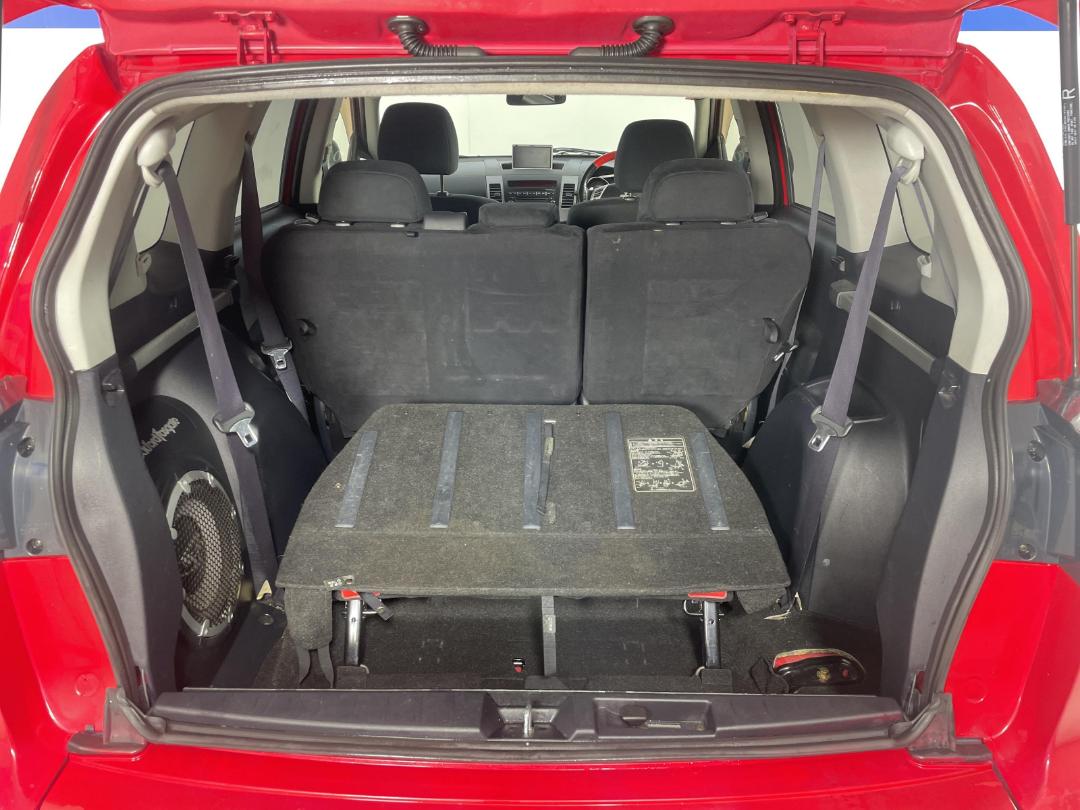 Photo '12' of Mitsubishi Outlander