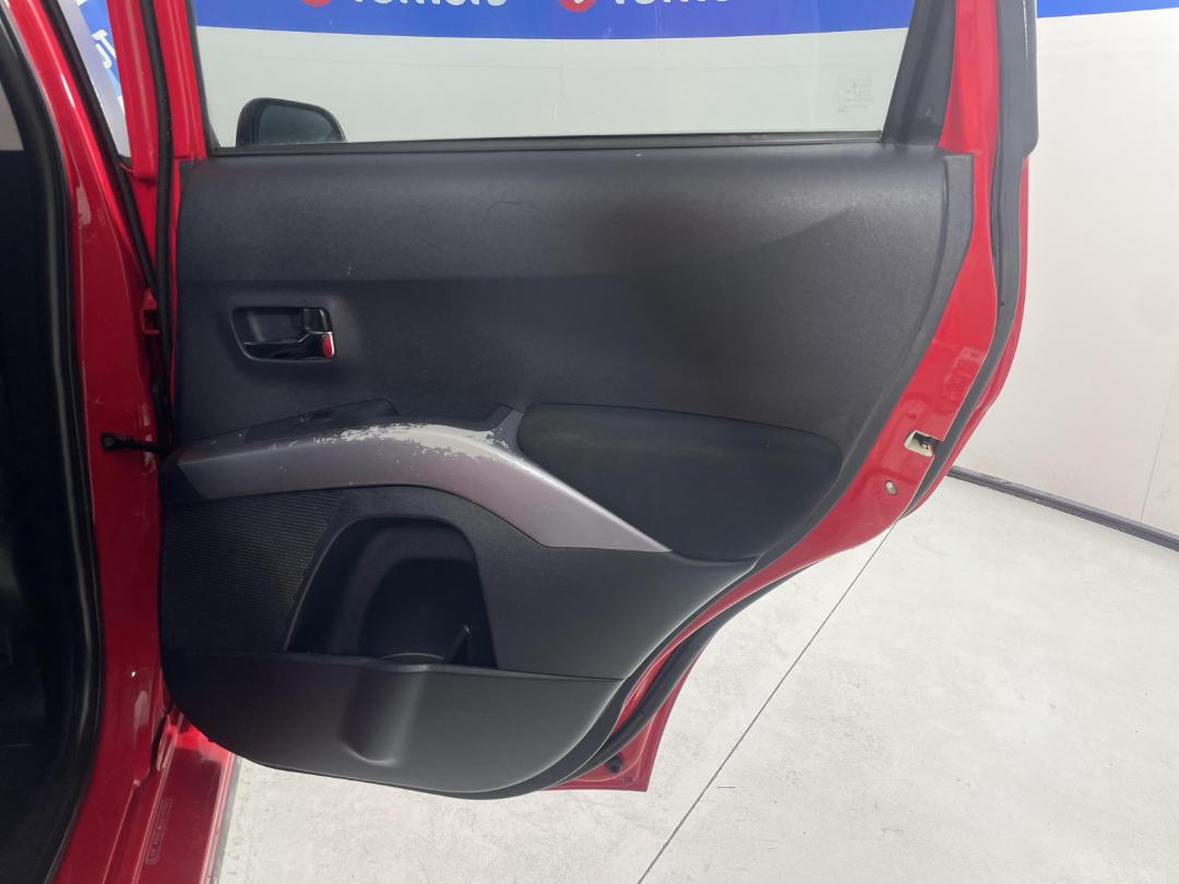 Photo '17' of Mitsubishi Outlander