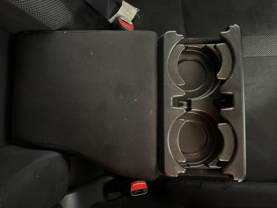 Photo '21' of Mitsubishi Outlander