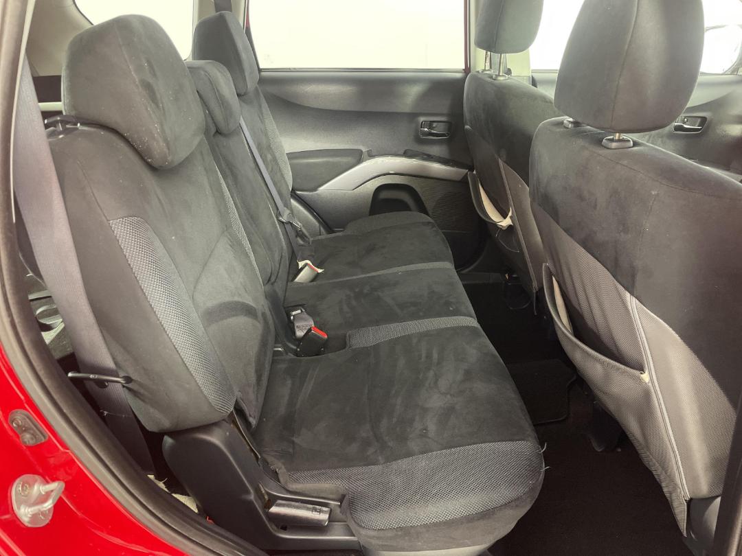 Photo '18' of Mitsubishi Outlander