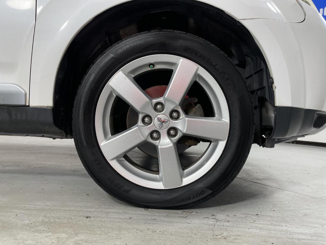 Photo '9' of Mitsubishi Outlander Photo '9' of Mitsubishi Outlander