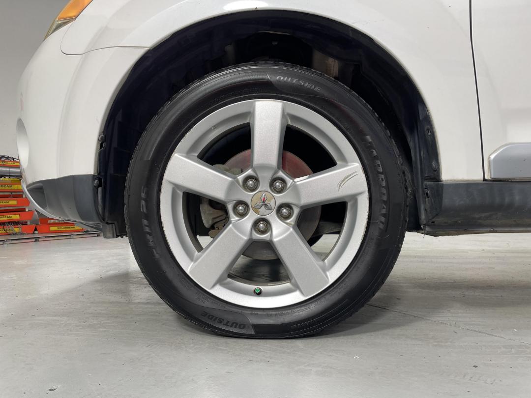 Photo '10' of Mitsubishi Outlander Photo '10' of Mitsubishi Outlander