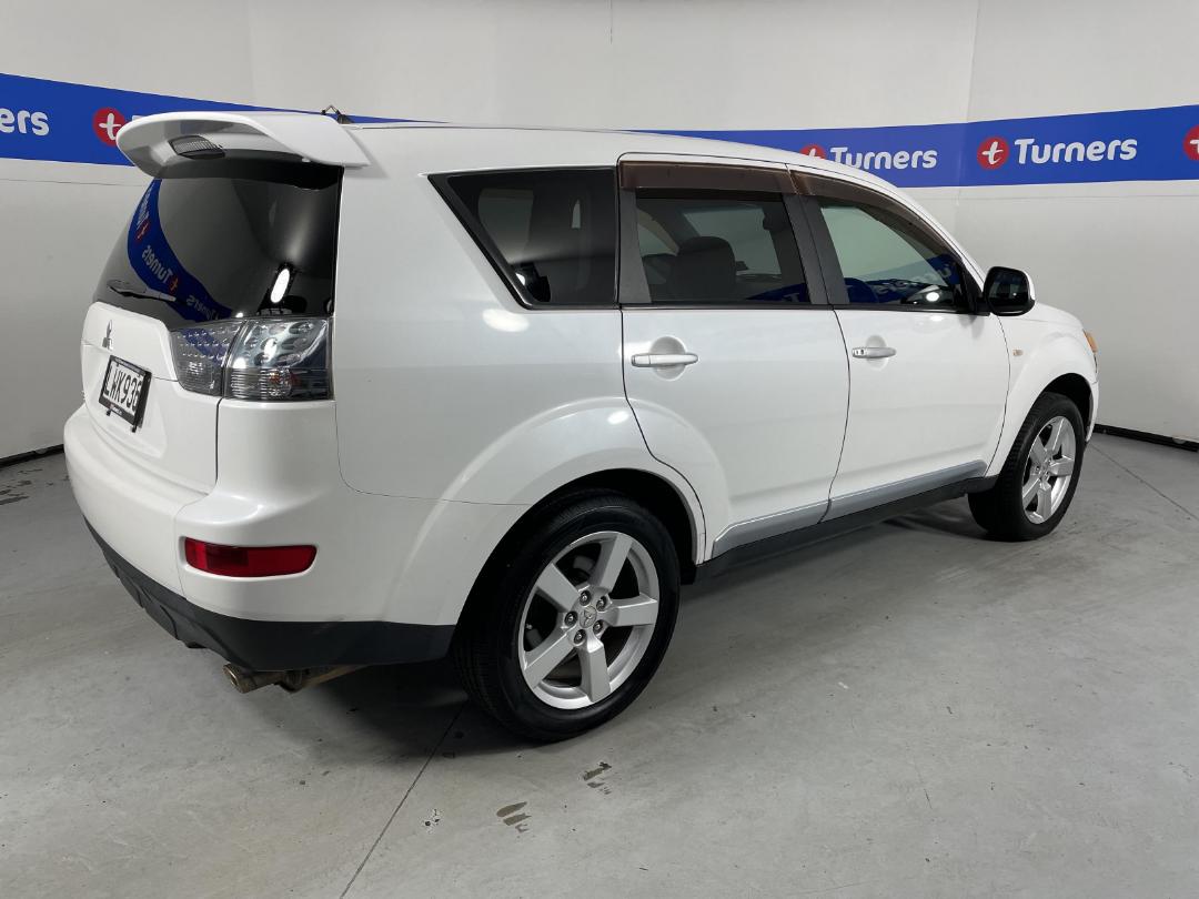 Photo '7' of Mitsubishi Outlander Photo '7' of Mitsubishi Outlander